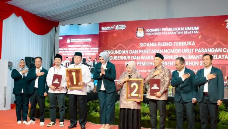 Dua Paslon Gubernur dan calon Wakil Gubernur Kalsel 2024 Muhidin-Hasnur dan Acil Odah-Rozanie saat Pencabutan Nomor Urut