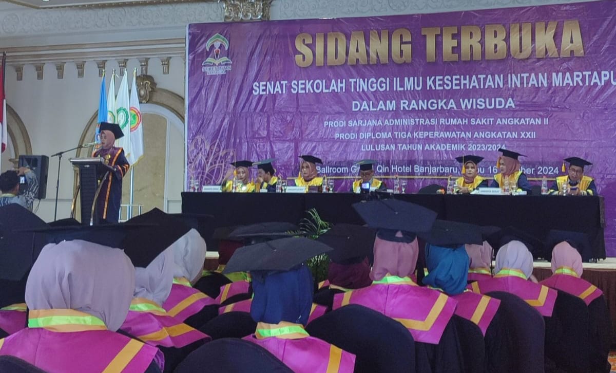 120 Mahasiswa Resmi Diwisuda, Fokus pada Kebijakan Kesehatan Nasional