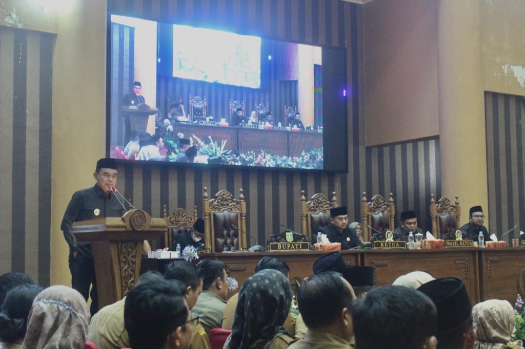 Bupati Zairullah Sampaikan RAPBD Tahun Anggaran 2025