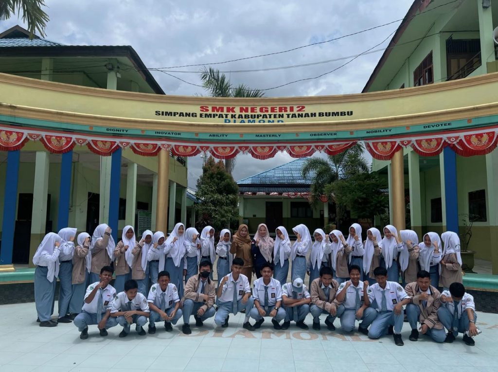Siswa SMKN 2 Simpang Empat bersama Narasumber