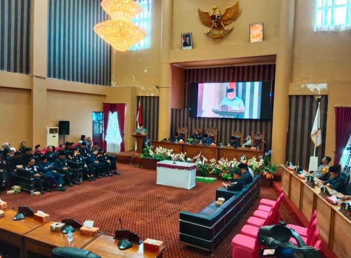 Rapat Paripurna untuk mengesahkan  Raperda APBD Tahun Anggaran 2025