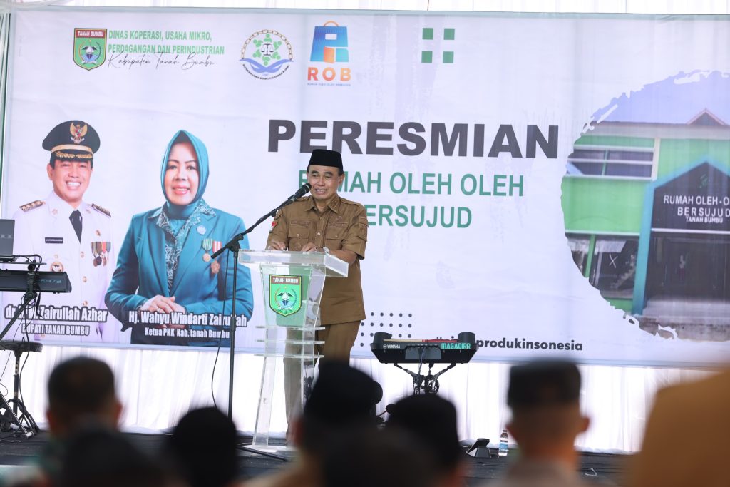 Bupati Zairullah Azhar meresmikan Rumah Oleh-oleh Bersujud Khas Tanah Bumbu 