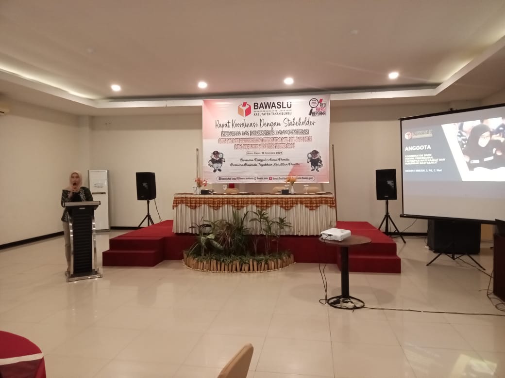 Hasmiya Ningsih saat Membuka Rakoor dan Menyampaikan Sambutan