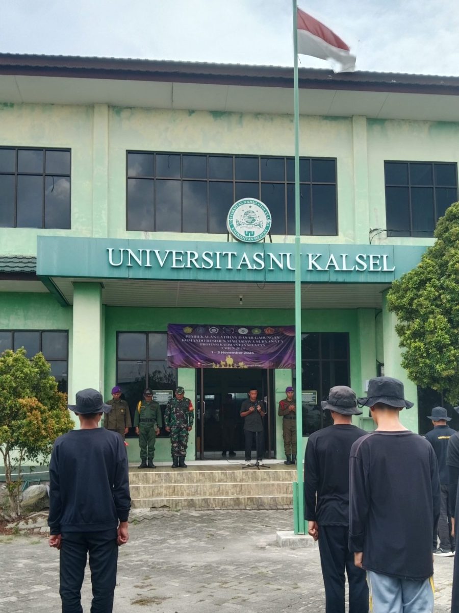 Upacara Pembukaan Pembekalan Latihan Dasar Gabungan Komando Resimen Mahasiswa Suryanata di Gedung UNUKASE