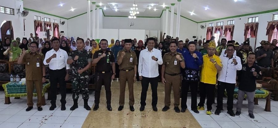Sekda Tanbu Ambo Sakka (Tengah) Bersama Jajaran