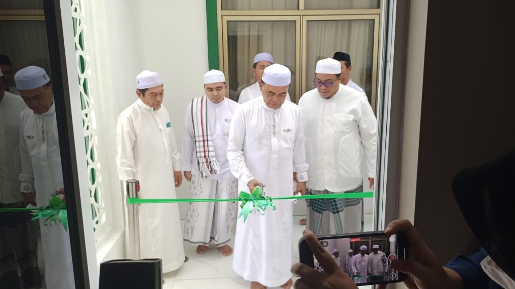 Bupati Tanbu saat Meresmikan Gedung Mahligai Iman