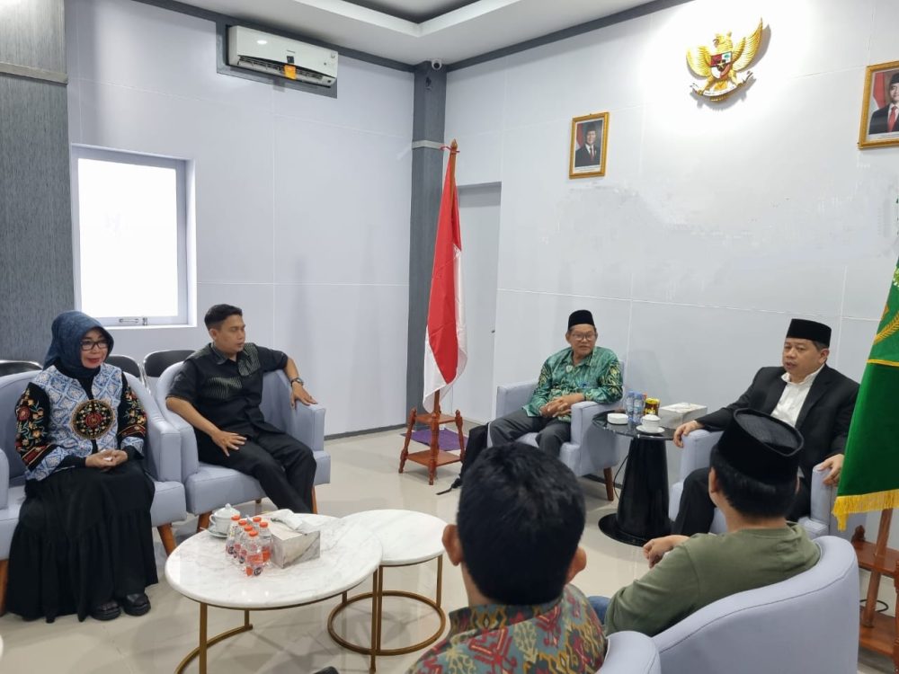 Rektor UNUKASE Silaturahmi Ke Ketua PWNU Kalsel