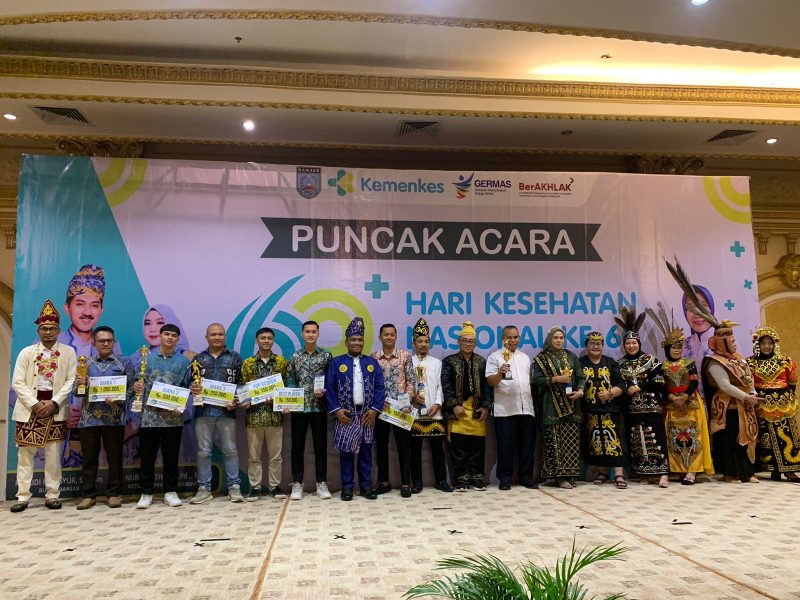 Penyerahan hadiah HKN Dinas Kesehatan Kabupaten Banjar