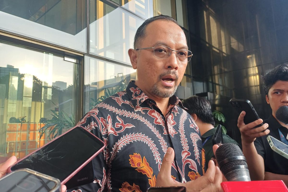 Juru Bicara KPK Tessa Mahardhika Sugiarto di Gedung Merah Putih.