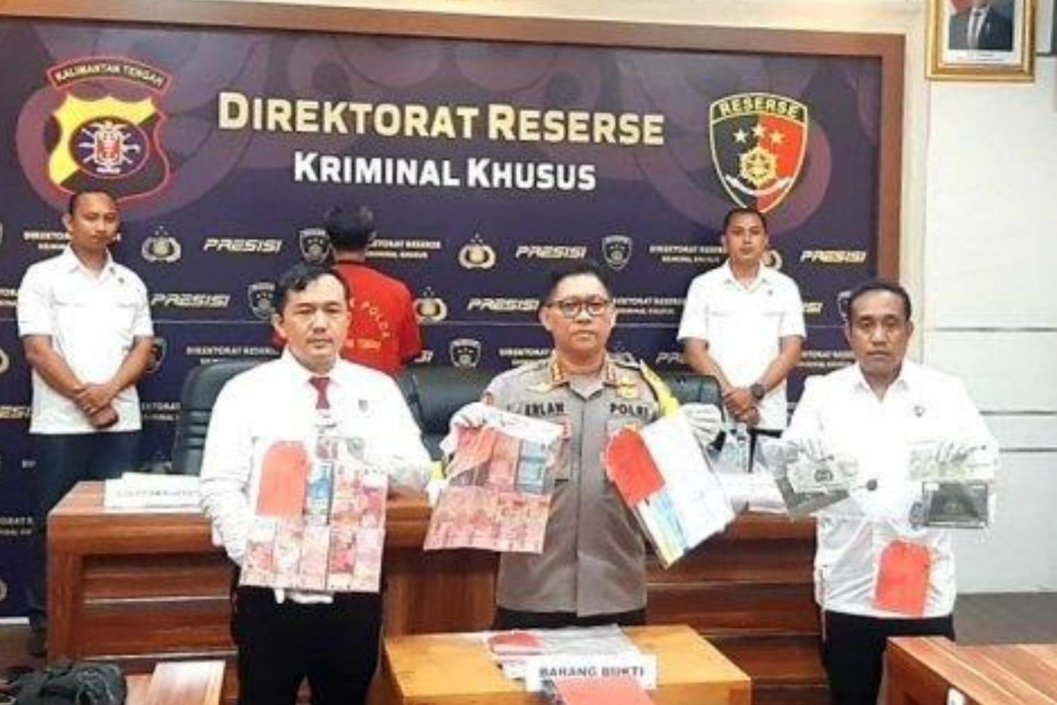 Polda Kalimantan Tengah saat Menggelar Press Release Ungkap Kasus Dugaan Korupsi pada Dinas Pendidikan Kalteng Rabu, (8/1).