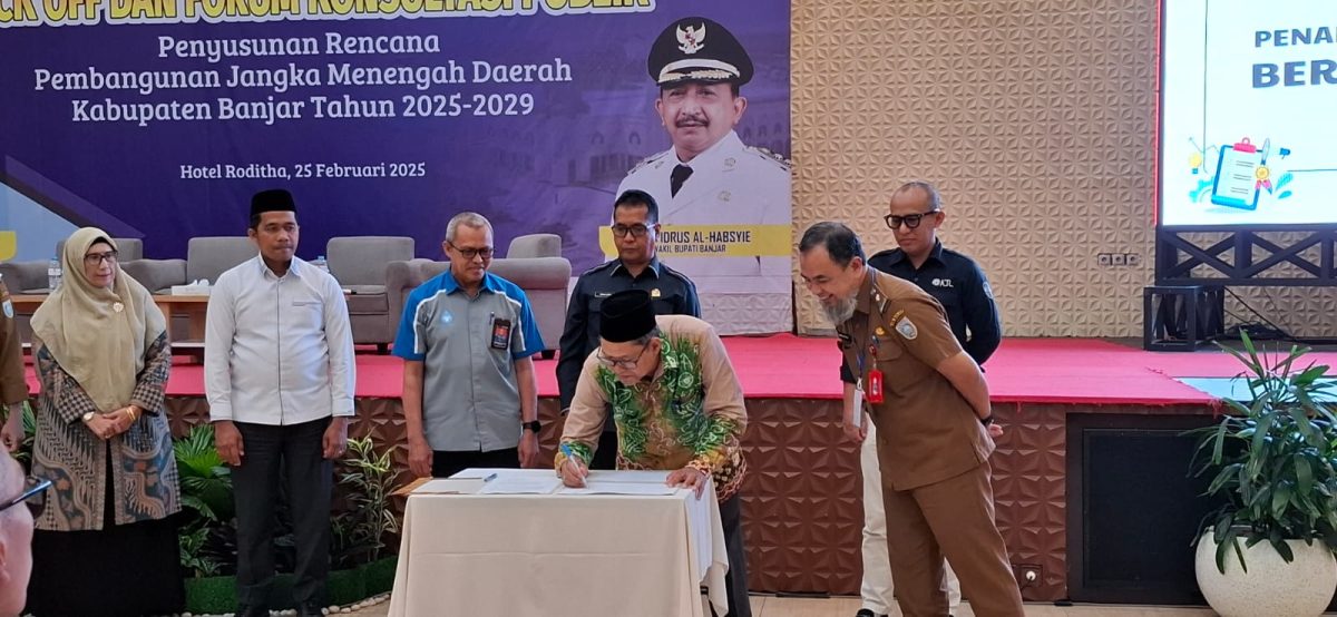 Rektor UNUKASE Aktif Berikan Saran dan Tanda Tangani 