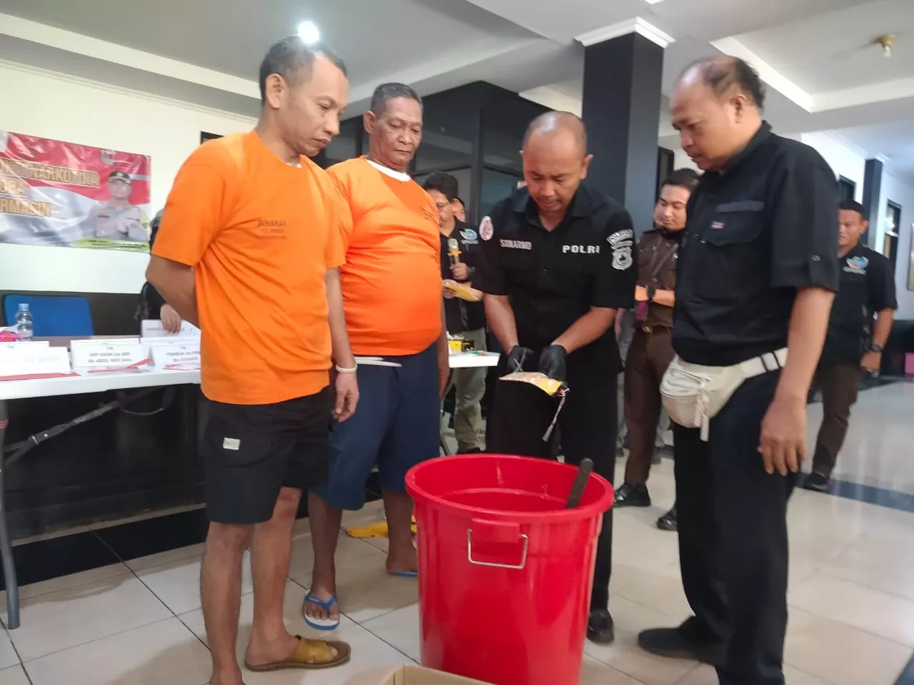 Pemusnahan barang bukti sabu di Polresta Banjarmasin, Rabu (5/2).