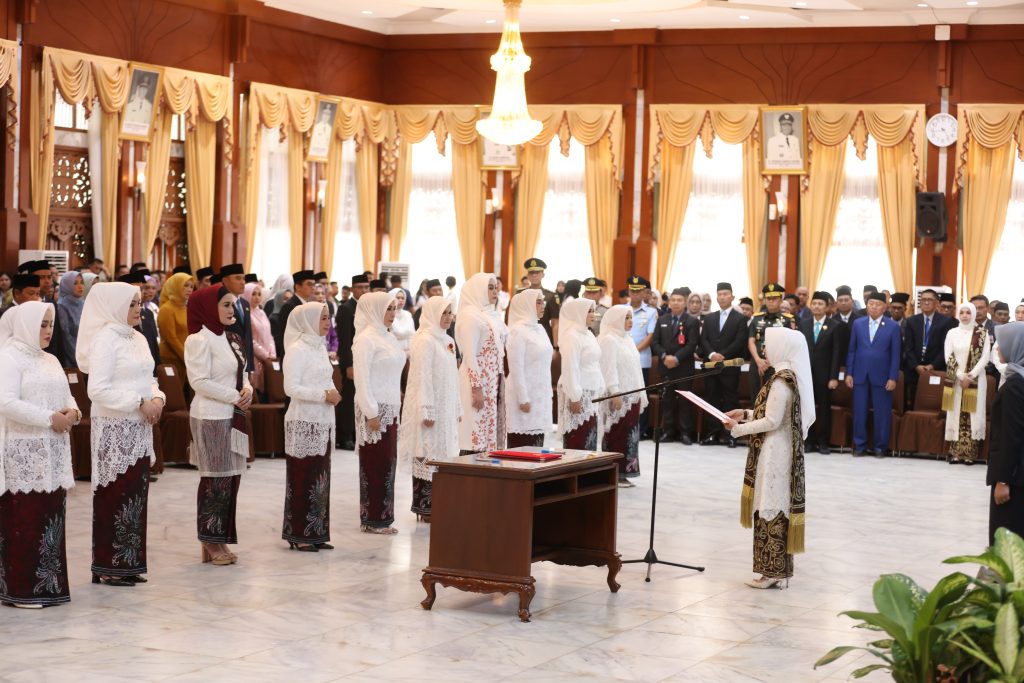 Prosesi pelantikan Ketua Dekranasda Kabupaten/Kota se-Kalimantan Selatan.