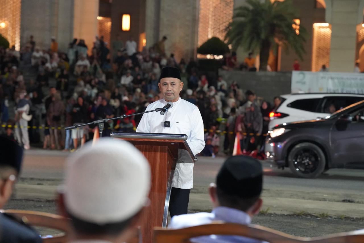 Wabup Tanbu, H. Bahsanudin, secara resmi melepas peserta Festival Tanglong Tahun 2025 pada Minggu malam (30/03/25)