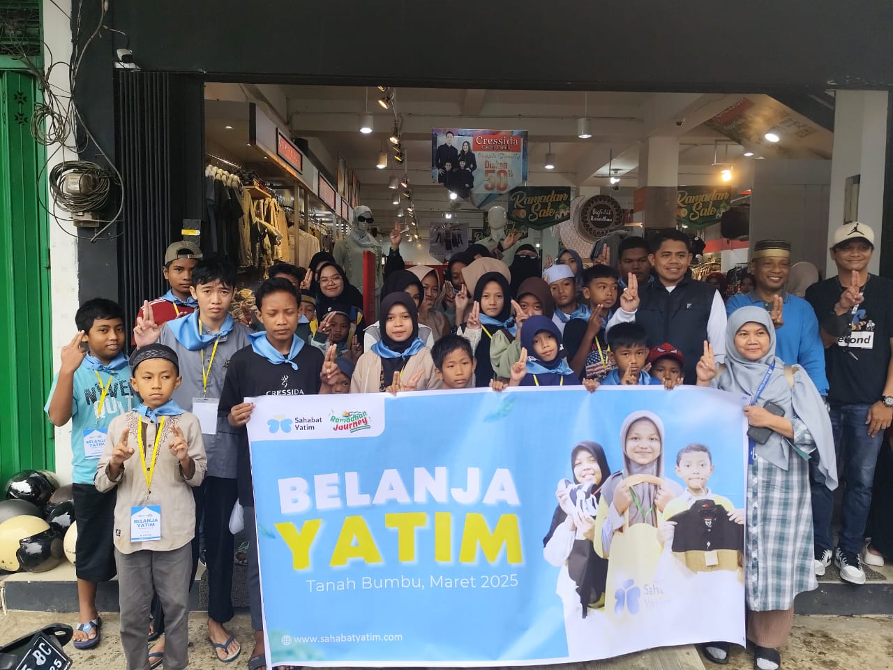 Sahabat Yatim bersama para relawan, Minggu (23/3).