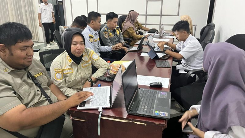 Verifikasi dan validasi data statistik sektoral yang dilakukan oleh Diskominfo Kotabaru bersama produsen data dari SKPD di lingkungan Pemkab Kotabaru