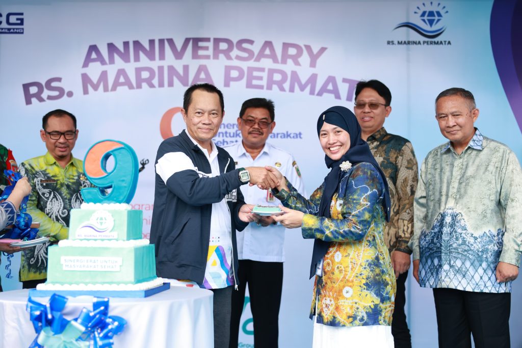 Eryanto Rais wakili Bupati Tanah Bumbu di perayaan ke-9 RS Marina Permata.