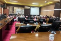 DPRD Tanah Bumbu bahas penguatan SDM bersama komunitas PETA dan META lewat pendidikan nonformal dan pelatihan kewirausahaan.
