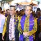 Bupati Tanah Bumbu Andi Rudi Latif dorong pelestarian budaya dan penguatan SDM lewat Mappanre Ri Tasi’e dan Expo 2025 di Pagatan, Kalimantan Selatan. Senin (05/05)