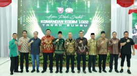 Bupati Tanah Bumbu Andi Rudi Latif menghadiri serah terima jabatan Dandim 1022/TNB dari Letkol Inf Boni Berdian kepada Letkol Inf Zierda Aulia Salam. Pemkab dorong sinergi TNI dan daerah untuk pembangunan.