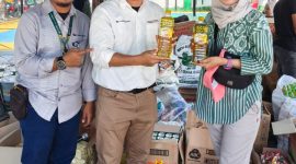 DLH Tanah Bumbu gelar program tukar sampah dengan sembako untuk dorong kesadaran lingkungan dan pengelolaan sampah ekonomis.