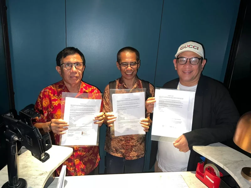 PWI sepakat akhiri konflik internal. Hendry dan Zulmansyah akan gelar Kongres Persatuan paling lambat 30 Agustus 2025 di Jakarta. / Radar Banjarmasin