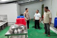Polsek Kelumpang Hilir dukung dapur MBG untuk anak sekolah, tingkatkan gizi dan cegah stunting di Kotabaru. / Humas Polres Kotabaru