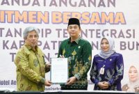 Bupati Tanah Bumbu Andi Rudi Latif menegaskan komitmen memperkuat tata kelola pemerintahan melalui SPIP Terintegrasi bersama BPKP Kalimantan Selatan di Banjarbaru.