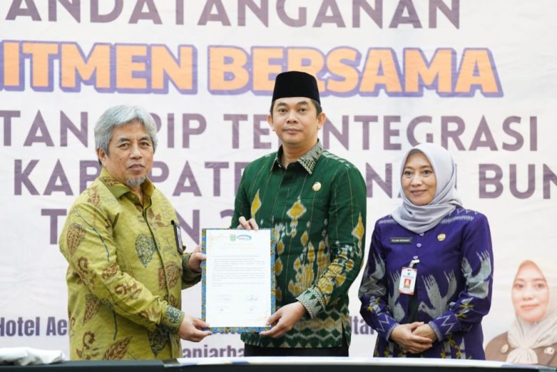 Bupati Tanah Bumbu Andi Rudi Latif menegaskan komitmen memperkuat tata kelola pemerintahan melalui SPIP Terintegrasi bersama BPKP Kalimantan Selatan di Banjarbaru.