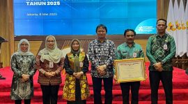 Pemerintah Kabupaten Tanah Bumbu meraih penghargaan Pelayanan Publik Sangat Baik dari KemenPAN-RB berkat kinerja unggul Disdukpencapil dalam PEKPPP 2024.