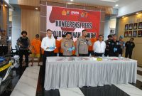 Polres Tanah Bumbu ungkap 18 kasus kriminal dalam Operasi Sikat Intan 2025, tangkap 21 tersangka dan amankan barang bukti.