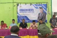 Wakil Bupati Bahsanuddin dan Anggota DPRD Tanah Bumbu Makhruri, bahas ketahanan pangan dan infrastruktur dalam kunjungan kerja ke Desa Satui.