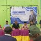 Wakil Bupati Bahsanuddin dan Anggota DPRD Tanah Bumbu Makhruri, bahas ketahanan pangan dan infrastruktur dalam kunjungan kerja ke Desa Satui.