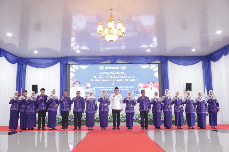 Bupati Andi Rudi Latif kukuhkan Ketua Dekranasda 2025–2030 di Pendopo Bupati, Batulicin, Sabtu 28 Juni 2025