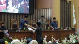 Rapat Paripurna DPRD Tanah Bumbu bahas LPj APBD 2024, digelar di Batulicin, Senin 16 Juni 2025.