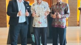 Muhdi temui Dr Aqua Dwipayana di Hotel Fugo Banjarmasin, bahas komunikasi, dan belajar nilai kesederhanaan dari sang motivator nasional. (Humas Unukase/MPD)