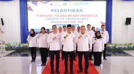 Pelantikan pengurus PMI Tanah Bumbu 2025-2030, Bupati Andi Rudi Latif dukung penuh ketersediaan stok darah dan kemanusiaan.