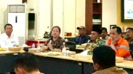 Wakil Ketua DPRD Tanah Bumbu, H. Hasanuddin, mengapresiasi Program Bapak Angkat Hauling hasil kolaborasi PT Borneo Indobara dan PT Multi Adverindo yang memberdayakan tenaga kerja lokal demi kesejahteraan desa.