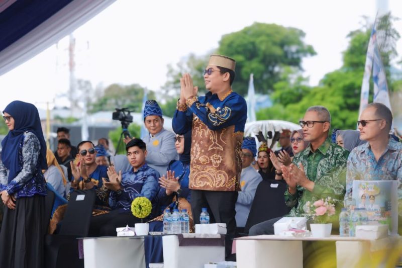 Bupati Tanah Bumbu hadiri Hari jadi ke-75 Kotabaru, perkuat sinergi antarwilayah dan kenang sejarah pemekaran daerah. / Mc Tanbu