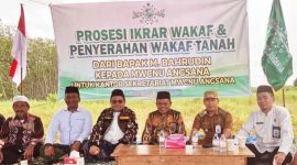 Wakil Ketua DPRD Tanah Bumbu H. Hasanuddin dukung wakaf tanah untuk kantor MWCNU Angsana, perkuat sinergi keagamaan dan sosial.Wakil Ketua DPRD Tanah Bumbu H. Hasanuddin dukung wakaf tanah untuk kantor MWCNU Angsana, perkuat sinergi keagamaan dan sosial.