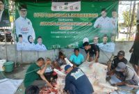Ketua DKW Garda Bangsa Kalsel dan DPW PKB berkurban dua sapi, bagikan daging ke ratusan warga kurang mampu.