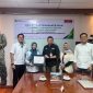 BPJS Ketenagakerjaan serahkan penghargaan kepada PT. Thriveni atas kepatuhan administrasi dan pembayaran iuran bulan berjalan, Senin (16/06)