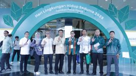 Bupati Tanah Bumbu, Andi Rudi Latif, menghadiri Rakornas Pengelolaan Sampah 2025 di Jakarta, Minggu 22 Juni 2025, sebagai bentuk komitmen daerah mewujudkan Indonesia Bebas Sampah 2029 melalui berbagai strategi pengelolaan sampah berkelanjutan.