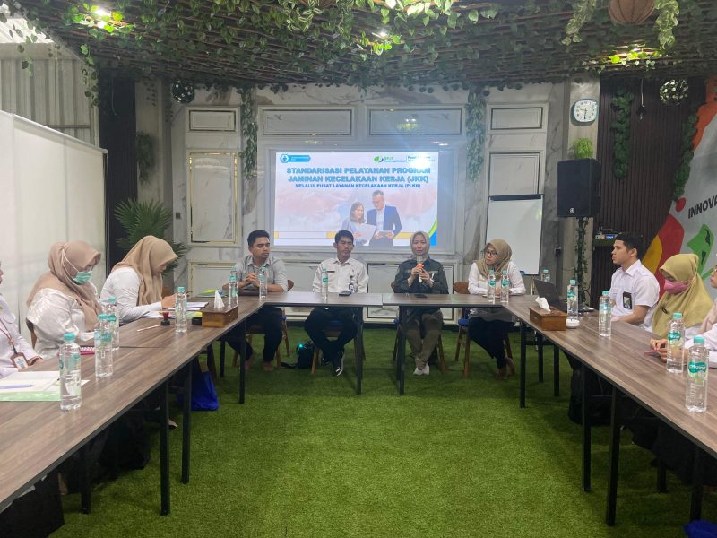BPJS Ketenagakerjaan Batulicin sosialisasikan layanan JKK dan aplikasi New e-PLKK kepada Puskesmas se-Tanah Bumbu di Batulicin, Rabu 25 Juni 2025.