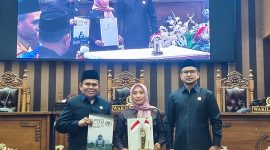 Rapat Paripurna DPRD Tanah Bumbu tandatangani Nota Kesepakatan KUA-PPAS Perubahan APBD 2025. Digelar di Tanah Bumbu, 8 Juli 2025.