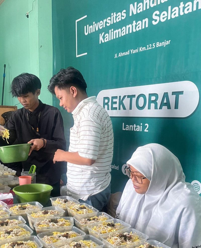 UNUKASE gelar masak bubur Asyura bersama di Aula Gedung Dakwah, Banjarbaru, 7 Juli 2025, pererat ukhuwah dan kepedulian sosial kampus.