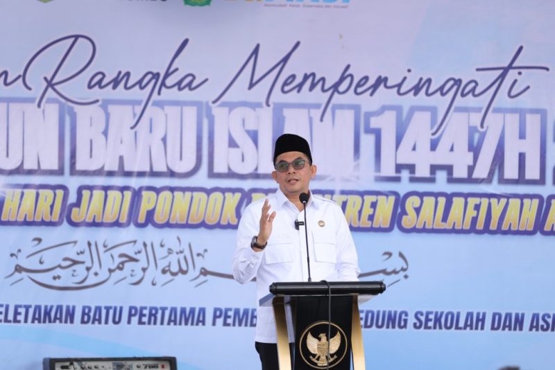 Bupati Andi Rudi Latif hadiri milad Ponpes Al-Istiqamah di Mantewe, Tanah Bumbu, serta meresmikan pembangunan gedung baru Minggu 13 Juli 2025 