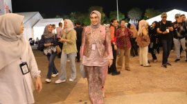 Ketua Dekranasda Tanah Bumbu Andi Irmayani hadiri Gala Dinner HUT ke-45 Dekranas, 8 Juli 2025, di BSSC Dome Balikpapan