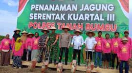 Polres dan Pemkab Tanah Bumbu tanam jagung serentak di Desa Sarigadung, Rabu 9 Juli 2025, dukung swasembada pangan nasional bersama Kapolri.