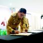 Bupati Andi Rudi Latif teken Piagam Audit Intern dan buka pelatihan manajemen risiko di Banjarmasin, Senin, 30 Juni 2025.